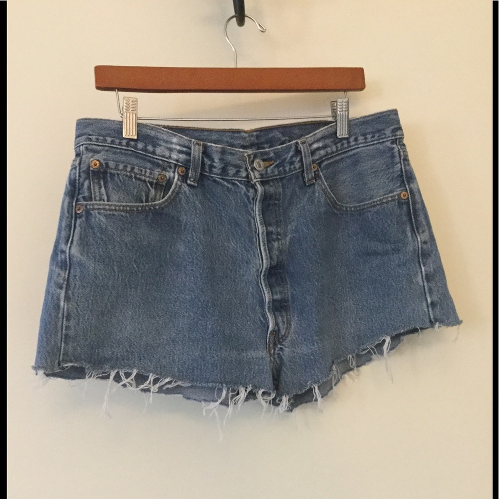 Vintage Levi’s High Waisted cut off shorts